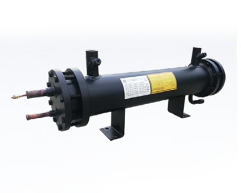 Compact exchanger with mounting feet